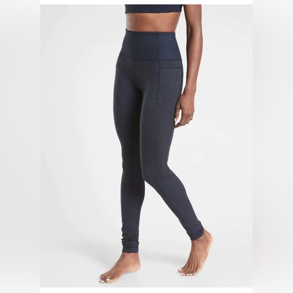 Athleta Exhale Stash pocket heel tight